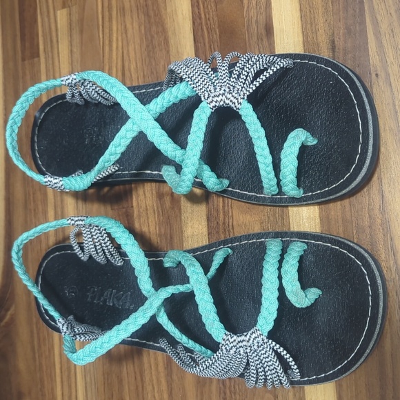 Plaka 10 hand woven flats sandals sea green white black - Picture 1 of 8